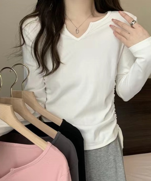Per sist ence(パーシエンス)の「サイドシャーリング ラウンドネックVカットTシャツ(Tシャツ/カットソー・レディース・ホワイト/ピンク/ダークグレー/ブラック・MEDIUM/LARGE/X-LARGE/SMALL)」の2枚目の写真