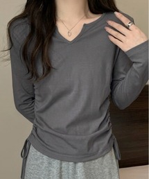 サイドシャーリング ラウンドネックVカットTシャツ