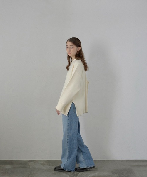 MINERTE（ミネルテ）の「【MINERTE】2way collared deep vneck knit / 2way襟付きディープVネックニット（ニット/セーター・レディース・チャコールグレー/グレー/アイボリー・FREE）」の13枚目の写真