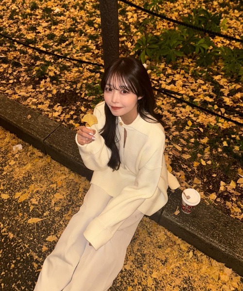 MINERTE（ミネルテ）の「【MINERTE】2way collared deep vneck knit / 2way襟付きディープVネックニット（ニット/セーター・レディース・チャコールグレー/グレー/アイボリー・FREE）」の5枚目の写真