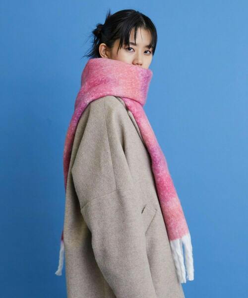 FRAPBOIS（フラボア）の「グラデーションマフラー（マフラー・レディース・ブルー/ブラウン/レッド・FREE）」の7枚目の写真