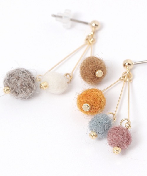 GLOBAL WORK（グローバルワーク）の「MADE IN JAPANフェルトピアス/251949（ピアス（両耳用）・レディース・ホワイト/オレンジ・ONE SIZE）」の3枚目の写真