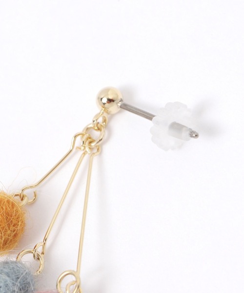 GLOBAL WORK（グローバルワーク）の「MADE IN JAPANフェルトピアス/251949（ピアス（両耳用）・レディース・ホワイト/オレンジ・ONE SIZE）」の4枚目の写真