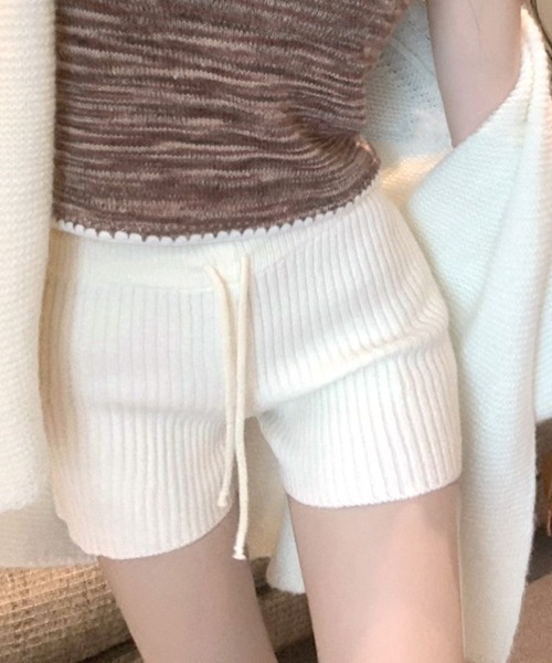 REMUR(レミュール)の「リブニットショートパンツ(その他パンツ・レディース・グレー/ブラック/アイボリー/ベージュ・FREE)」の2枚目の写真
