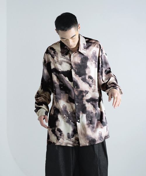 Aphlotus（アプロタス）の「レギュラーカラー アブストラクト グラフィック LS シルクタッチ カバーシャツ（シャツ/ブラウス・メンズ・ブラック/ブルー/グレー・LARGE/MEDIUM/SMALL）」の5枚目の写真