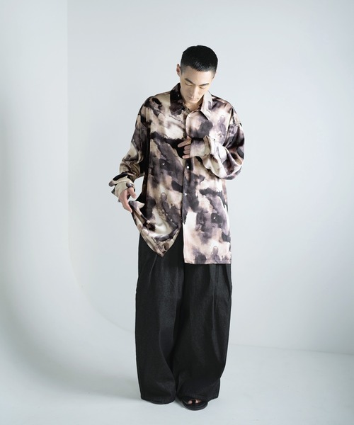 Aphlotus（アプロタス）の「レギュラーカラー アブストラクト グラフィック LS シルクタッチ カバーシャツ（シャツ/ブラウス・メンズ・ブラック/ブルー/グレー・LARGE/MEDIUM/SMALL）」の7枚目の写真