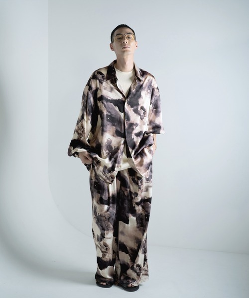 Aphlotus（アプロタス）の「レギュラーカラー アブストラクト グラフィック LS シルクタッチ カバーシャツ（シャツ/ブラウス・メンズ・ブラック/ブルー/グレー・LARGE/MEDIUM/SMALL）」の9枚目の写真