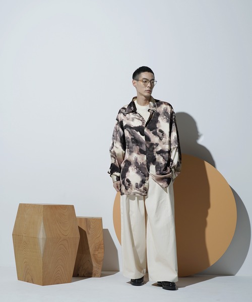 Aphlotus（アプロタス）の「レギュラーカラー アブストラクト グラフィック LS シルクタッチ カバーシャツ（シャツ/ブラウス・メンズ・ブラック/ブルー/グレー・LARGE/MEDIUM/SMALL）」の10枚目の写真