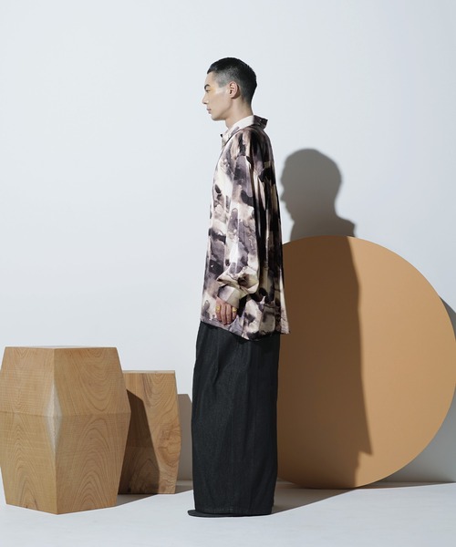 Aphlotus（アプロタス）の「レギュラーカラー アブストラクト グラフィック LS シルクタッチ カバーシャツ（シャツ/ブラウス・メンズ・ブラック/ブルー/グレー・LARGE/MEDIUM/SMALL）」の12枚目の写真