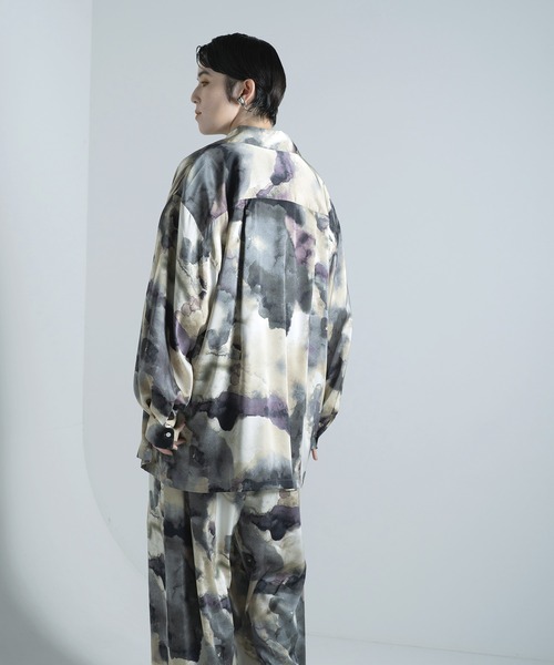 Aphlotus（アプロタス）の「レギュラーカラー アブストラクト グラフィック LS シルクタッチ カバーシャツ（シャツ/ブラウス・メンズ・ブラック/ブルー/グレー・LARGE/MEDIUM/SMALL）」の17枚目の写真