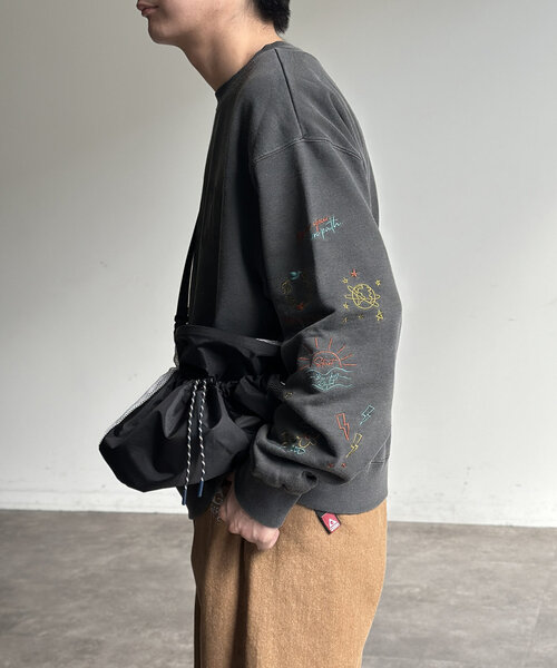 CPCM（シーピーシーエム）の「落書き刺繍カレッジロゴスウェット（Tシャツ/カットソー・レディース・アイボリー/ネイビー/ブラック・MEDIUM/LARGE）」の18枚目の写真