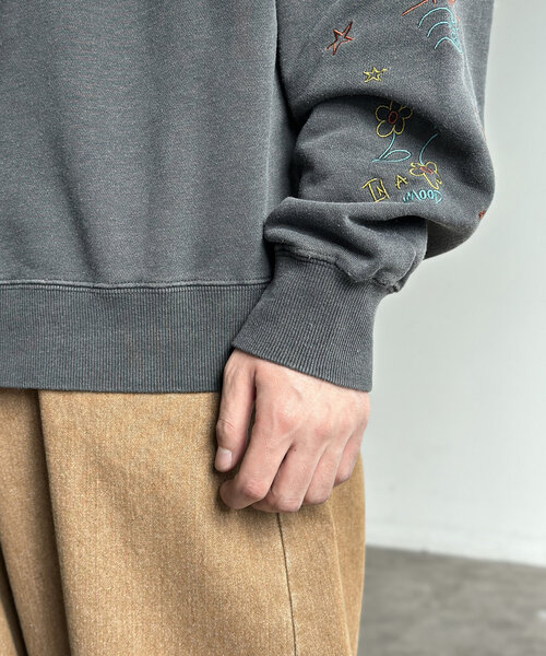 落書き刺繍カレッジロゴスウェット（Tシャツ/カットソー）｜CPCM（シーピーシーエム）