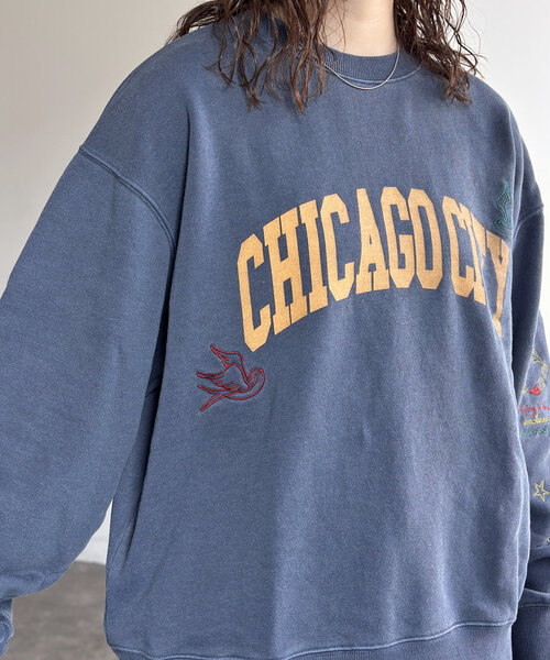 落書き刺繍カレッジロゴスウェット（Tシャツ/カットソー）｜CPCM（シーピーシーエム）