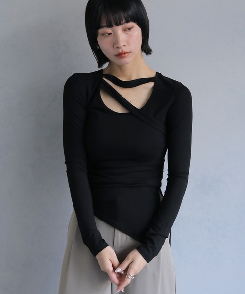 cheriella(シェリエラ)の「【cheriella】サイドスリットチョーカー風カットソー(Tシャツ/カットソー・レディース・ホワイト/レッド/チャコール/マスタード/ブラック・M)」の13枚目の写真