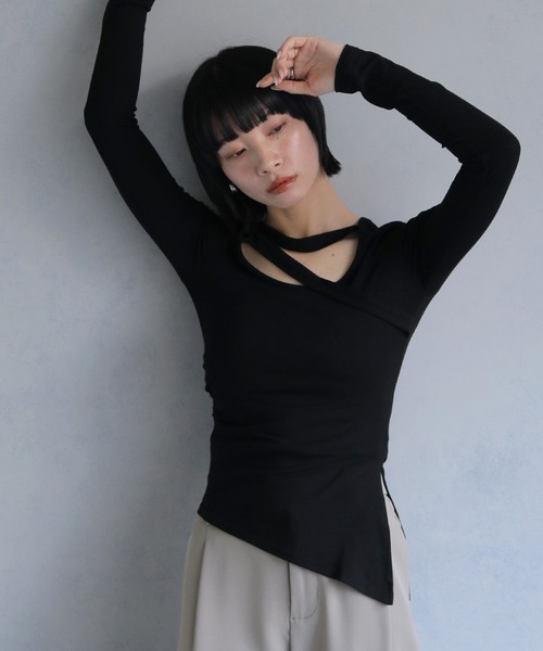 cheriella(シェリエラ)の「【cheriella】サイドスリットチョーカー風カットソー(Tシャツ/カットソー・レディース・ホワイト/レッド/チャコール/マスタード/ブラック・M)」の15枚目の写真