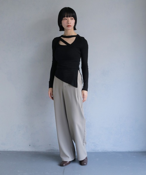 cheriella(シェリエラ)の「【cheriella】サイドスリットチョーカー風カットソー(Tシャツ/カットソー・レディース・ホワイト/レッド/チャコール/マスタード/ブラック・M)」の16枚目の写真