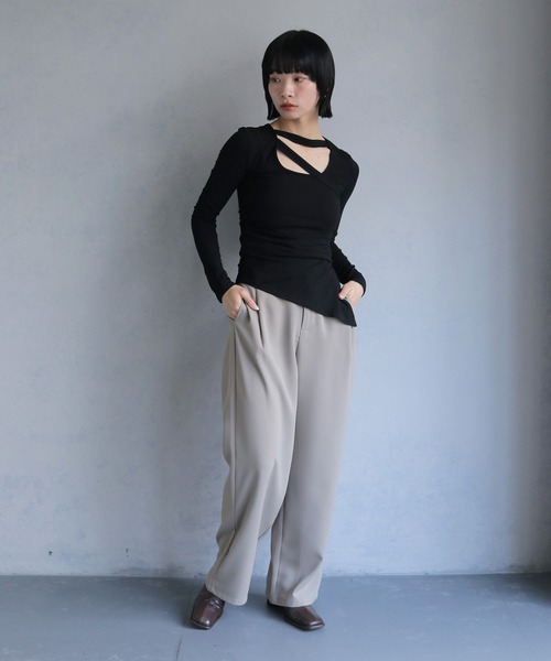 cheriella(シェリエラ)の「【cheriella】サイドスリットチョーカー風カットソー(Tシャツ/カットソー・レディース・ホワイト/レッド/チャコール/マスタード/ブラック・M)」の17枚目の写真