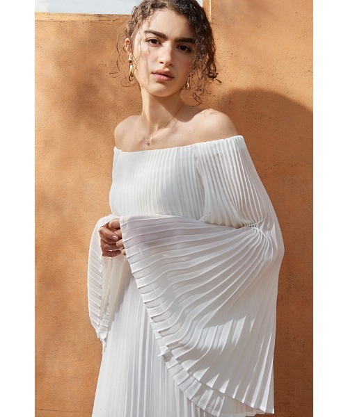Ester Pleated Dress オフショルアコーディオンプリーツドレス 