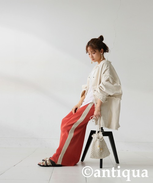 antiqua(アンティカ)の「フリンジデニムジャケット(デニムジャケット・レディース・ブラック/ホワイト/ブルー系その他・ONESIZE)」の7枚目の写真