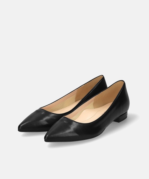 MAMIAN（マミアン）の「iCoN COLORS / ポインテッドトゥ フラットパンプス（パンプス・レディース・グレイッシュベージュ/シルバー/ブラック/ベージュ系その他/ブラック系その他・25.0cm/24.0cm/23.0cm/24.5cm/23.5cm/22.5cm）」の19枚目の写真