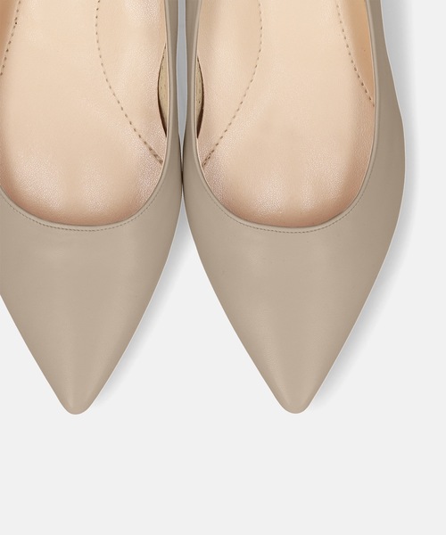 MAMIAN（マミアン）の「iCoN COLORS / ポインテッドトゥ フラットパンプス（パンプス・レディース・グレイッシュベージュ/シルバー/ブラック/ベージュ系その他/ブラック系その他・25.0cm/24.0cm/23.0cm/24.5cm/23.5cm/22.5cm）」の22枚目の写真