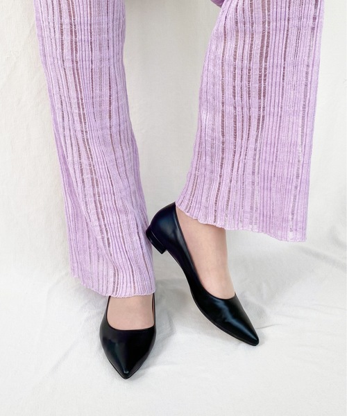 MAMIAN（マミアン）の「iCoN COLORS / ポインテッドトゥ フラットパンプス（パンプス・レディース・グレイッシュベージュ/シルバー/ブラック/ベージュ系その他/ブラック系その他・25.0cm/24.0cm/23.0cm/24.5cm/23.5cm/22.5cm）」の11枚目の写真