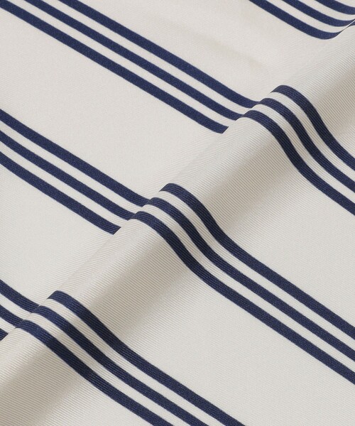 TOMORROWLAND (トゥモローランド)の「REGAGLIA シルク スカーフ(バンダナ/スカーフ・メンズ・ネイビー/ブルー系その他2・FREE)」の6枚目の写真