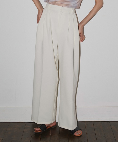 hellam（へラム）の「ワイドタックパンツ（スラックス・レディース・ベージュ/ブラウン/アイボリー/チャコール/ブラック・LARGE/MEDIUM/SMALL）」の2枚目の写真