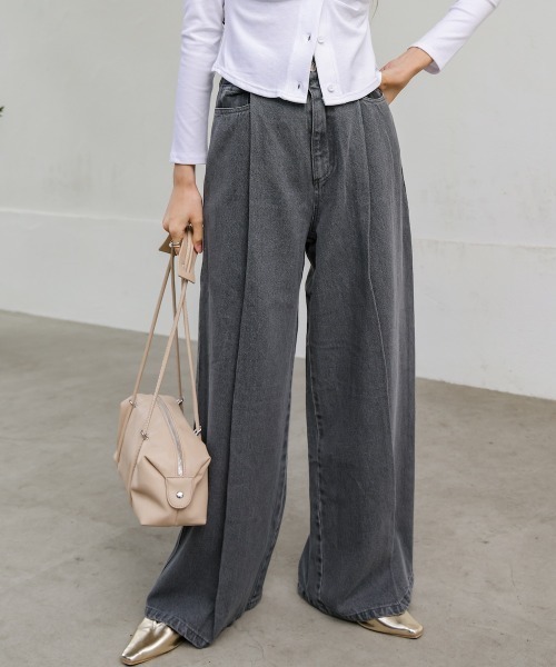 Bab（バブ）の「【S・M・Lサイズ展開】タック入りデニムパンツ（デニムパンツ・レディース・グレー/ライトブルー/インディゴブルー・S/M/L）」の6枚目の写真