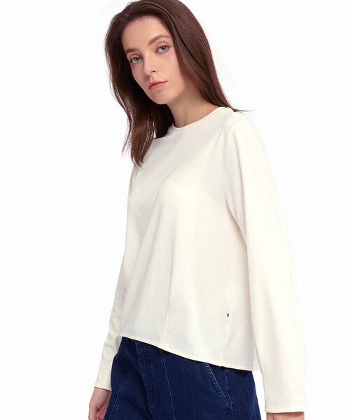 AIGLE（エーグル）の「吸水速乾 UVカット ロングスリーブクルーネックTシャツ RP 長袖Tシャツ（Tシャツ/カットソー・レディース・ホワイト/ブラック/レッド・M/L/XS/S）」の4枚目の写真