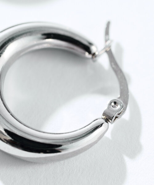 RIVE DROITE（リヴドロワ）の「【R.good（アールドットグッド）】ムーンライクフープピアス（ピアス（両耳用）・レディース・シルバー/ゴールド・FREE）」の6枚目の写真