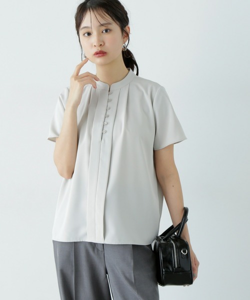 N.(N. Natural Beauty Basic)(エヌエヌナチュラルビューティーベーシック)の「フロントタックボタンブラウス(シャツ/ブラウス・レディース・ブルー/グレー/オフホワイト・MEDIUM)」の3枚目の写真