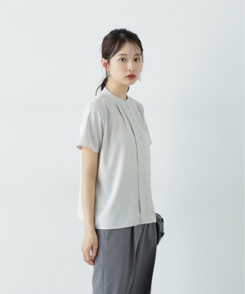 N.(N. Natural Beauty Basic)(エヌエヌナチュラルビューティーベーシック)の「フロントタックボタンブラウス(シャツ/ブラウス・レディース・ブルー/グレー/オフホワイト・MEDIUM)」の20枚目の写真