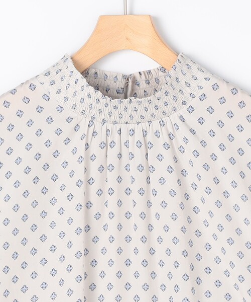 MICO COULIER(ミコクリエ)の「フラワープロバンスプリントブラウス(シャツ/ブラウス・レディース・ホワイト系その他/イエロー系その他/ブルー系その他・38)」の9枚目の写真