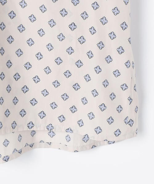 MICO COULIER(ミコクリエ)の「フラワープロバンスプリントブラウス(シャツ/ブラウス・レディース・ホワイト系その他/イエロー系その他/ブルー系その他・38)」の12枚目の写真