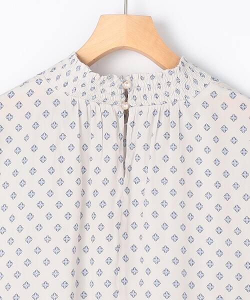 MICO COULIER(ミコクリエ)の「フラワープロバンスプリントブラウス(シャツ/ブラウス・レディース・ホワイト系その他/イエロー系その他/ブルー系その他・38)」の14枚目の写真