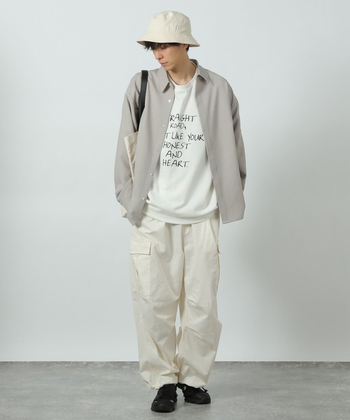 LAKOLE(ラコレ)の「ポンチプリントロゴT / 283524(Tシャツ/カットソー・メンズ・ブルー/ホワイト/サンドグレー/チャコール・MEDIUM/LARGE)」の5枚目の写真