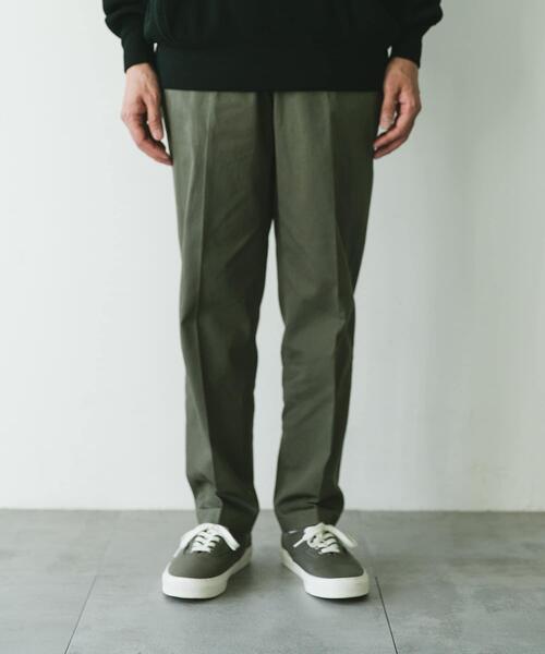 URBAN RESEARCH DOORS(アーバンリサーチドアーズ)の「チノテーパードトラウザー(その他パンツ・メンズ・ブラック/ベージュ/カーキ・MEDIUM/SMALL/LARGE)」の15枚目の写真