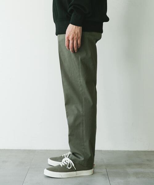 URBAN RESEARCH DOORS(アーバンリサーチドアーズ)の「チノテーパードトラウザー(その他パンツ・メンズ・ブラック/ベージュ/カーキ・MEDIUM/SMALL/LARGE)」の16枚目の写真