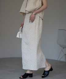 each（イーチ）の「【セットアップ可能】膨れフラワースリット入りタイトスカート（スカート）」