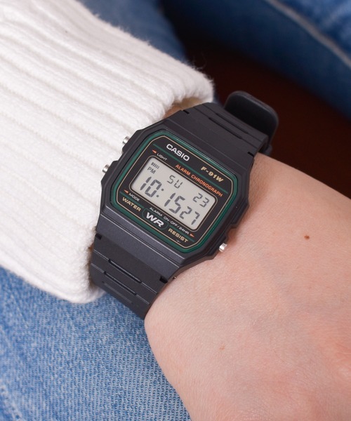 CASIO(カシオ)の「【RS】【CASIO(カシオ)】スタンダードデジタル 腕時計(デジタル腕時計・レディース・ゴールド/ブルー/ブラック系その他・FREE)」の2枚目の写真