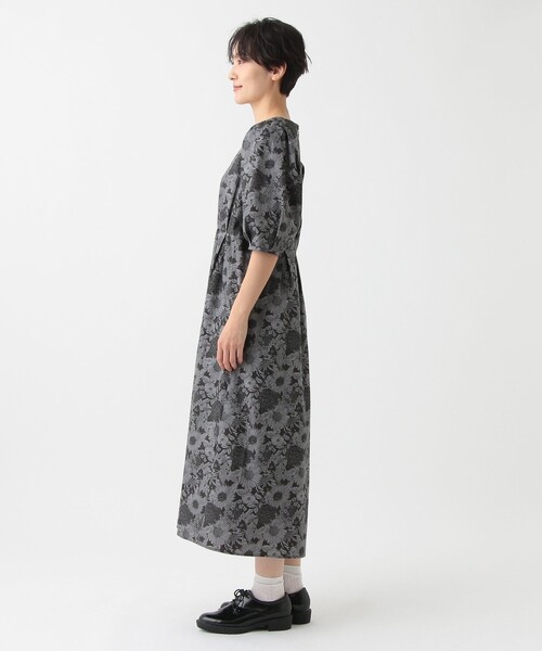 Afternoon Tea(アフタヌーンティー)の「Vネックワンピース/リバティプリント(ワンピース・レディース・ネイビー/ダークグレー・MEDIUM)」の9枚目の写真