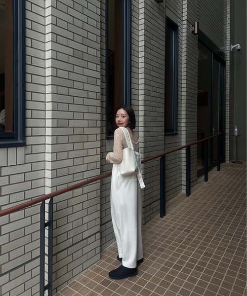 lawgy(ラウジー)の「shoulder gather rafu salopette / ショルダーギャザーラフサロペット(サロペット/オーバーオール・レディース・ブラック/グレー/アイボリー・FREE)」の7枚目の写真