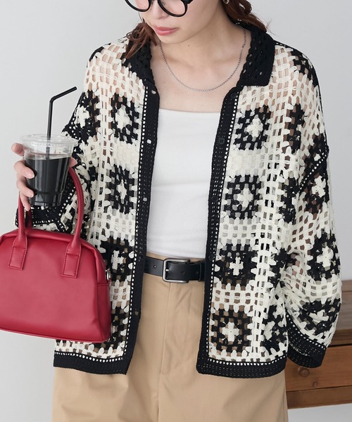 BONLECILL(ボンルシール)の「配色フラワーモチーフかぎ針ポロカーディガン(カーディガン/ボレロ・レディース・レッド/ネイビー/ブラック/クリーム・FREE)」の13枚目の写真