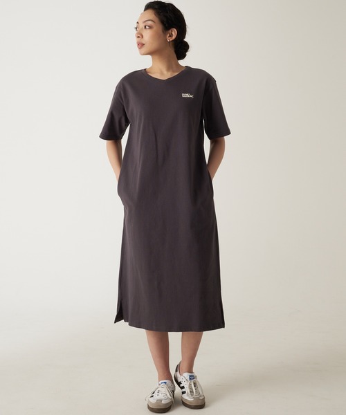 Eddie Bauer(エディーバウアー)の「Vネック 半袖 Tシャツ ワンピース(ワンピース・レディース・チャコールグレー/セージグリーン/ネイビー・S/M/L/XL)」の2枚目の写真