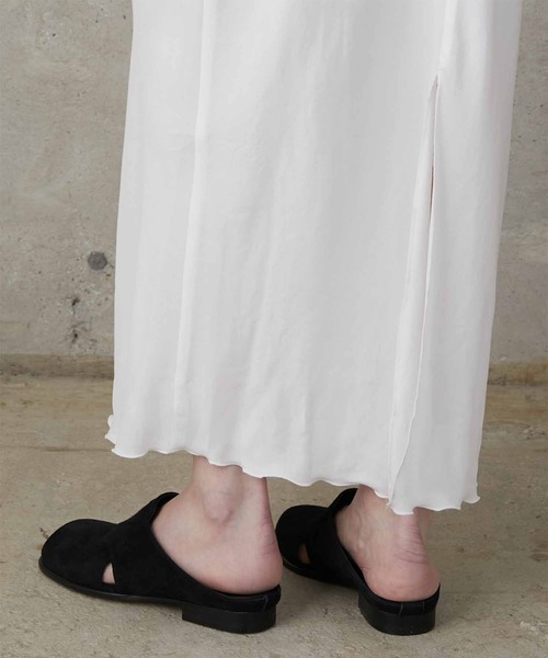 LA PEAU DE GEM（ラポドゥジェム）の「【LA PEAU DE GEM】cupra effortless skirt/キュプラエフォートレススカート（スカート・レディース・ホワイト/バーガンディー/ブラック・1/2）」の11枚目の写真