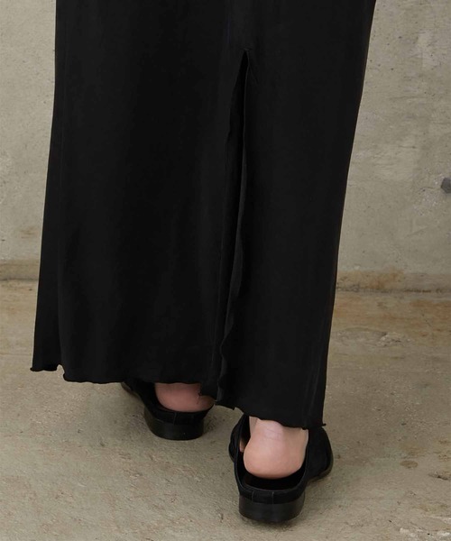 LA PEAU DE GEM（ラポドゥジェム）の「【LA PEAU DE GEM】cupra effortless skirt/キュプラエフォートレススカート（スカート・レディース・ホワイト/バーガンディー/ブラック・1/2）」の18枚目の写真