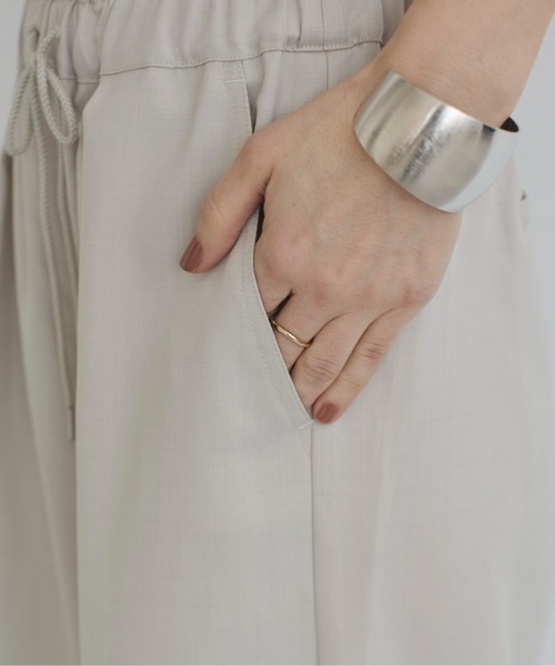 ANGIE（アンジー）の「【セットアップ対応】ワイド イージーパンツ（その他パンツ・レディース・ブラック/ホワイト系その他/ブラウン・FREE）」の4枚目の写真