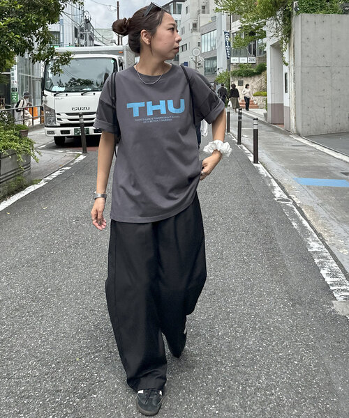 DISCOAT（ディスコート）の「【ユニセックス】アジャストベルト付きタックワイドパンツ（その他パンツ・レディース・モカ/ブラック・MEDIUM/LARGE）」の13枚目の写真