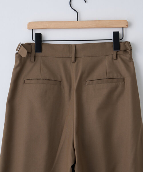 DISCOAT（ディスコート）の「【ユニセックス】アジャストベルト付きタックワイドパンツ（その他パンツ・レディース・モカ/ブラック・MEDIUM/LARGE）」の17枚目の写真